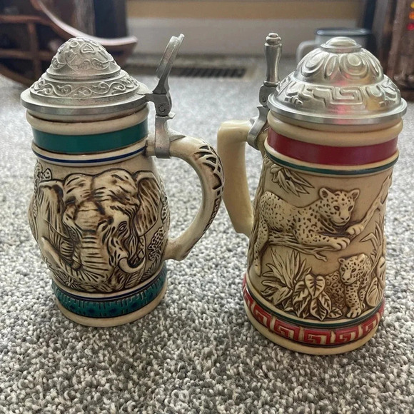 Lot of two Avon endangered species steins - Picture 1 of 2